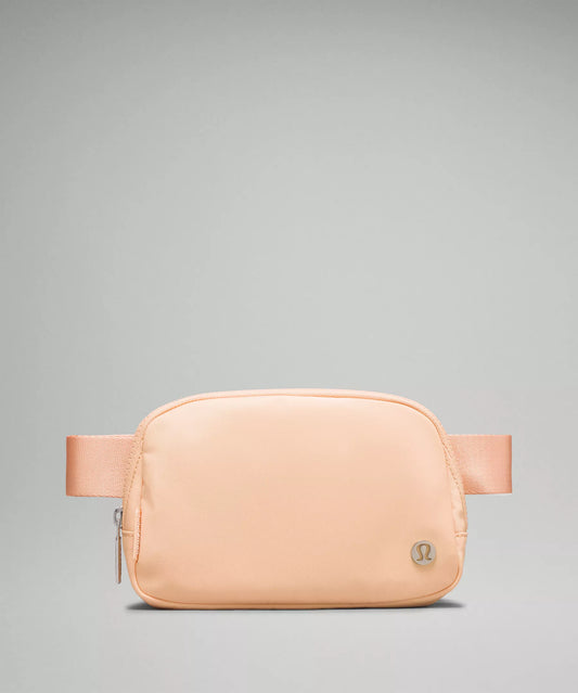 Lululemon everywhere belt bag
