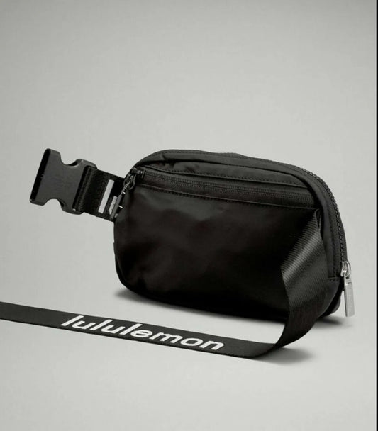 Lululemon Belt Bag Everywhere with TAGS - PHOTON