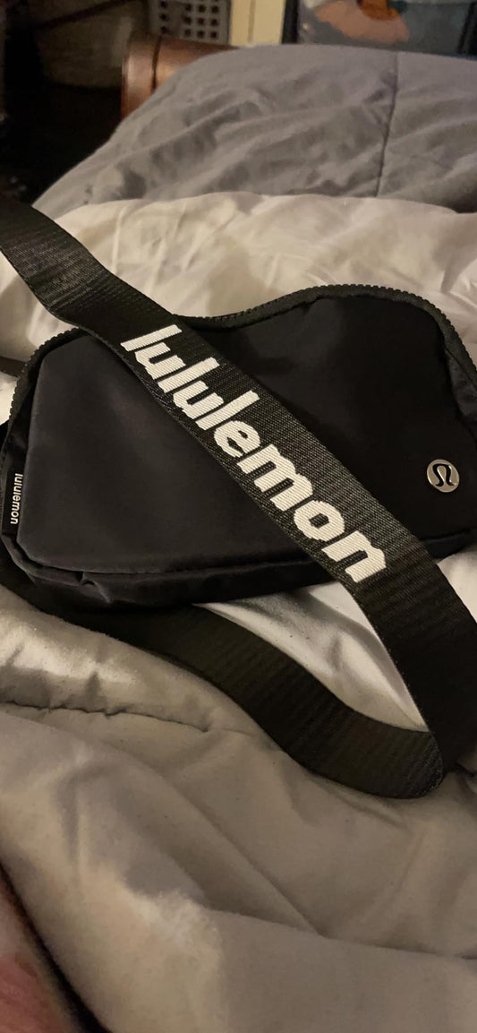 LULULEMON BELT BAG BLACK WITH WHITE TAG